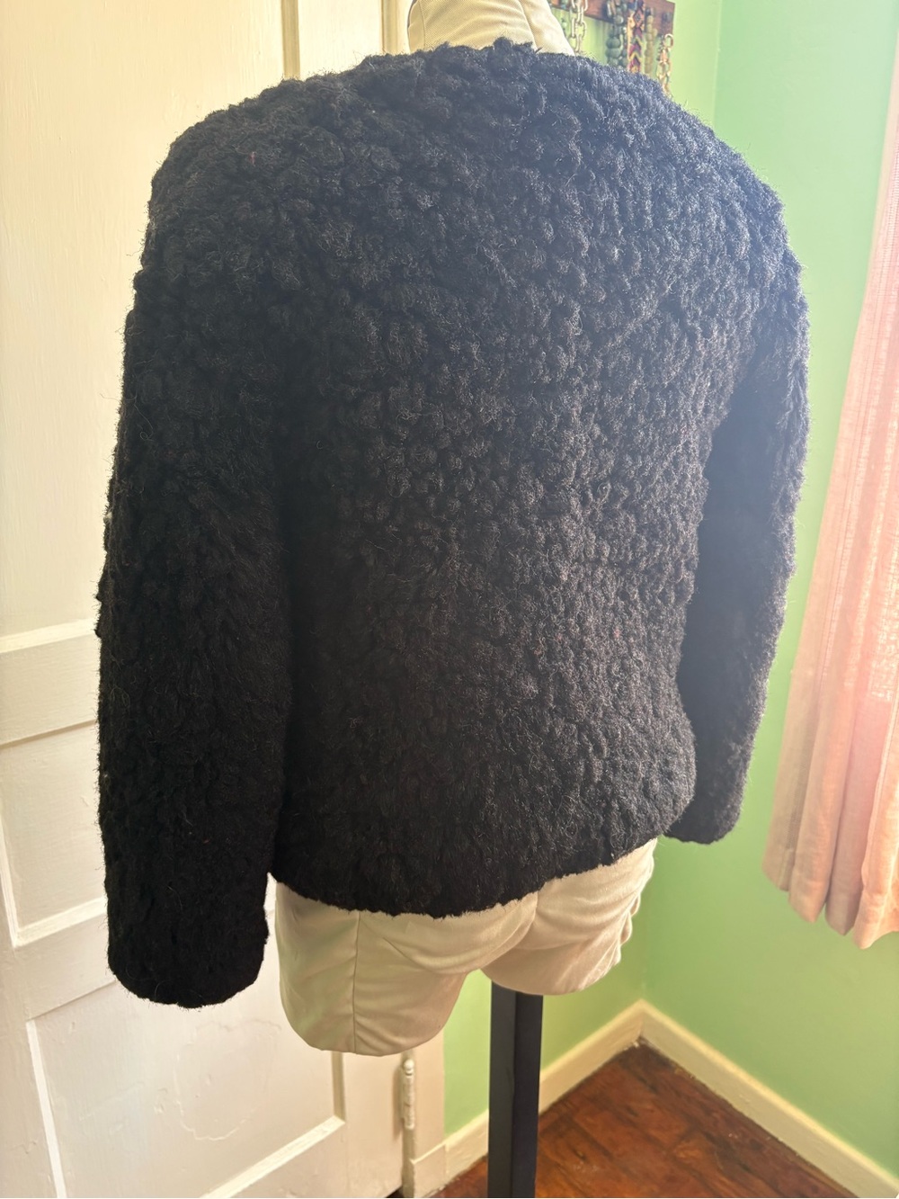 Black Faux Wool Fuzzy Textured Teddy Jacket - Picture 4 of 7